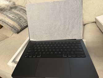2024 MacBook Pro 14.2 Inch open Box 1TB