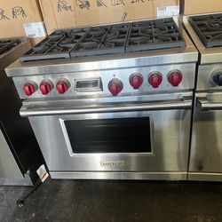 Wolf 36”Wide Dual Fuel Range Stove In Stainless Steel With 6 Burners 