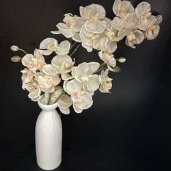 White Porcelain Microwave Safe Sake Bottle Or Bud Vase Decor