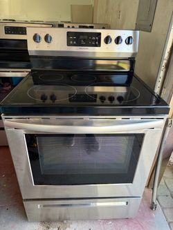 Frigidaire Stainless Steel Electric Range with Glass Cooktop 45 days warranty oven range