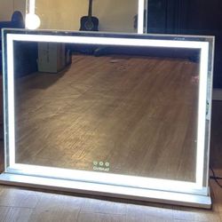 Vanity mirror