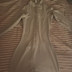 Body by raven tracy
BASICS JUMPSUIT (MINT GREEN) - M / Flared