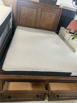 Full size mattress and box spring and bed