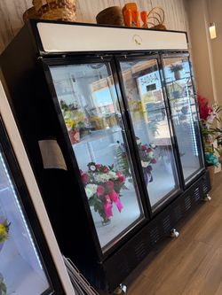 Commercial Floral Display Cooler – 3 Glass Doors