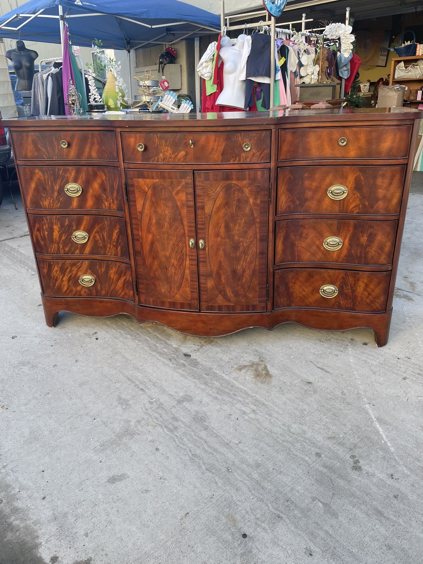 BEAUTIFUL DRESSER REAL WOOD 🪵