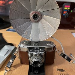 Zeiss Ikon 35 mm Camera With Flash