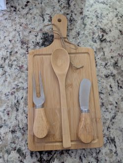 Bamboo Cheeseboard And Knife Set New