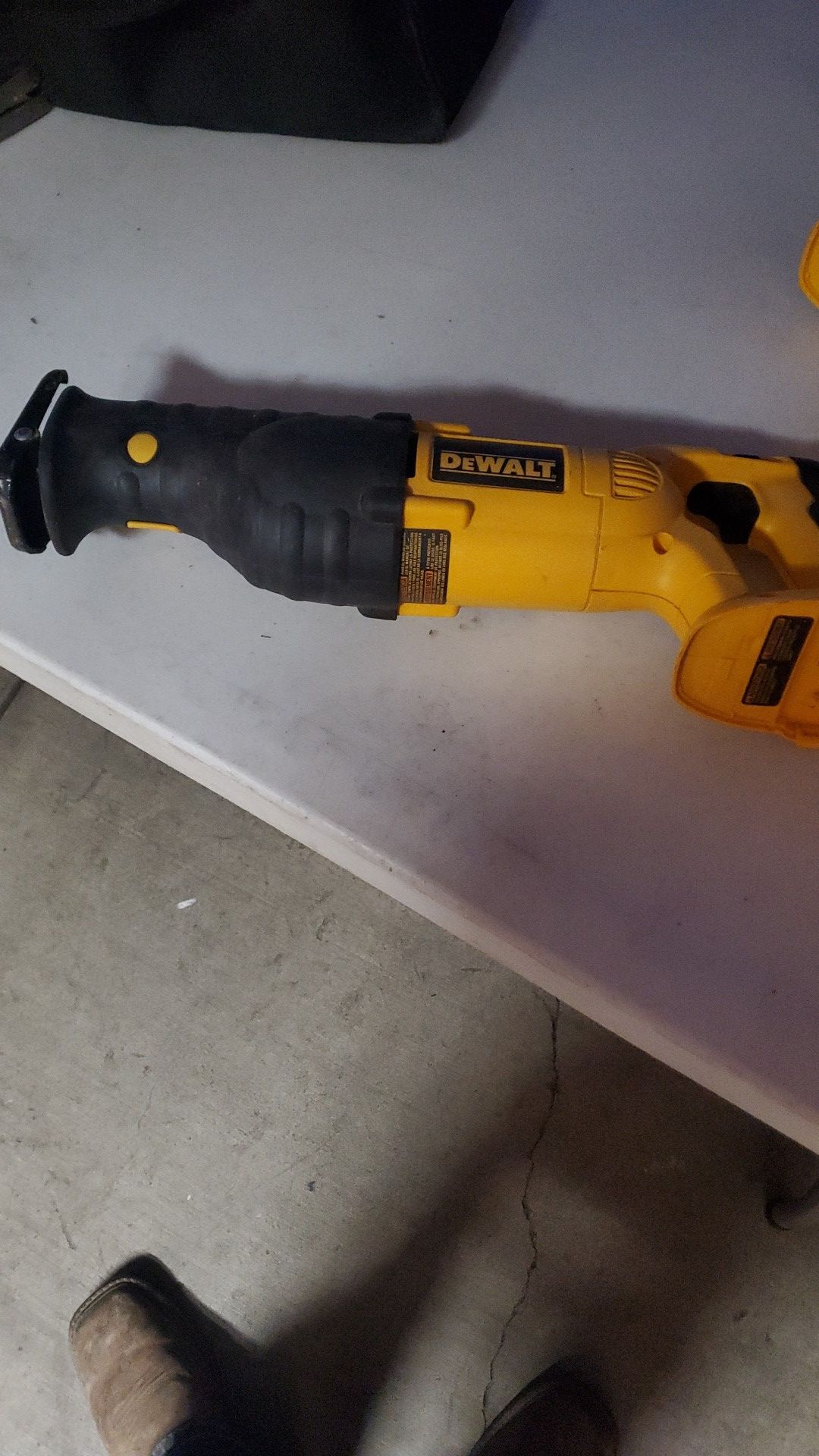 Dewalt 18v saw saw