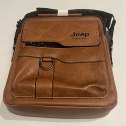 Leather Crossbody Bag.  Messenger.   JEEP Handbag purse