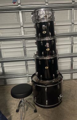 1990’s Tama Swing Star 5pc maple drumset with Snare