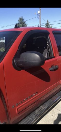 *** 2006 to 2012 Chevy mirror truck or Suburban