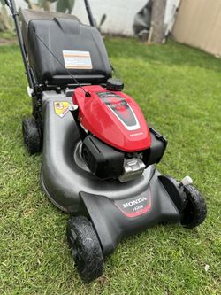 Lawnmower Honda HRN216 Gas Lawn Mower