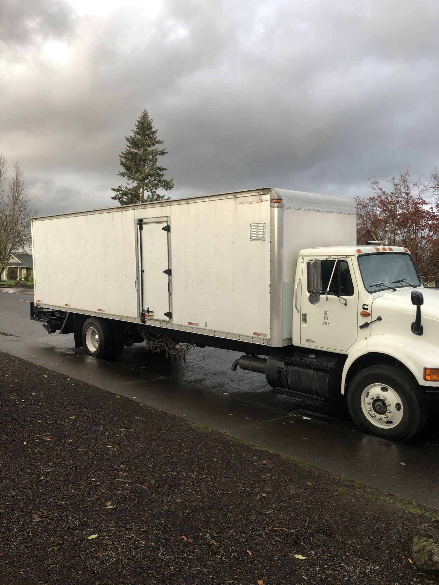 30’ Box Van