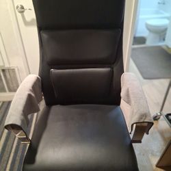OFFICE CHAIR 