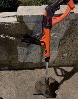 Black+Decker 20V MAX Cordless String Trimmer & Edger (Tool Only