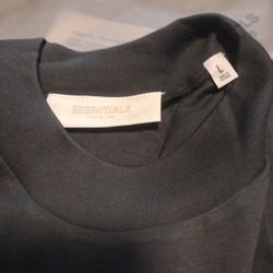 Black T-shirt Essentials Large 
