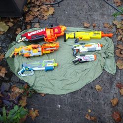 NERF GUNS 