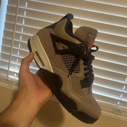 Jordan 4s