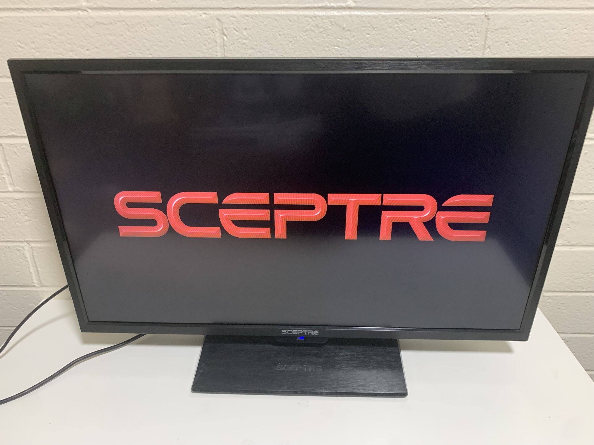 32” Sceptre 720P TV