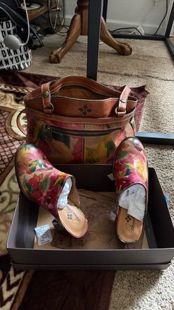 Patricia Nash purse and matching shoes