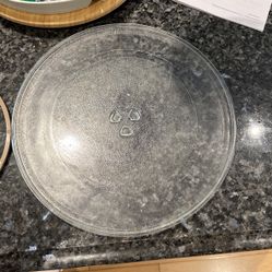 LG Microwave Inside Rotating Ring & Glass Tray