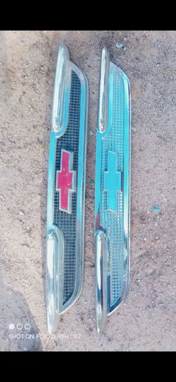 1958=59  Chevrolet  front bull nose emblem