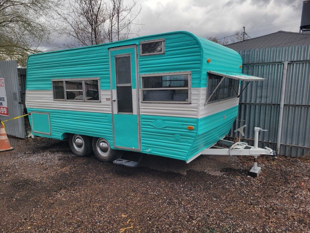 RV CAMPER TRAILER
