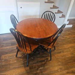 42" Round Farmhouse Dining Table With 4 Chairs 