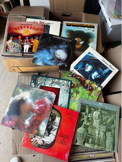 900+ various records, conditions vary
