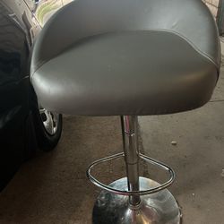 Salon/Vanity Chair