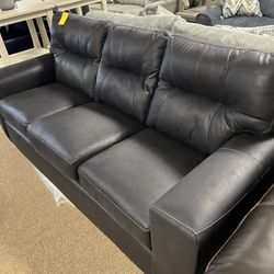 Stylish Cozy Nice Couch 