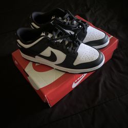 PANDA DUNKS (SZ 10.5)