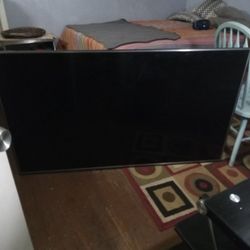 LG 65in Flat Screen Tv Model Number 65uh615A