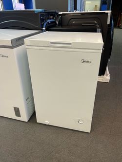 Midea white chest freezer 3.2cu