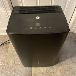 GE Dehumidifier Model ADEL70LWL1