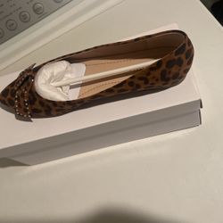 Women’s Flat Shoes 