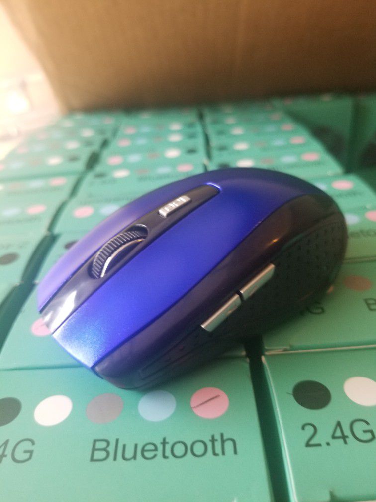 Brilliant Blue Wireless Bluetooth Mouse 