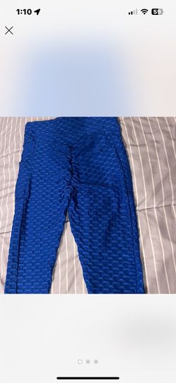 Blue scrunch butt leggings