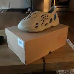 Stone Salt Yeezy Foam Rnnr Size 10