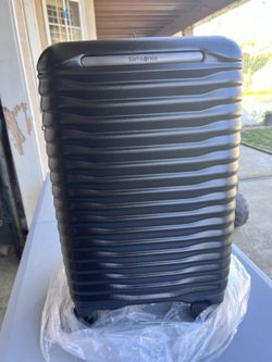 Samsonite  Spinner Hardside Luggage 20” Carry On