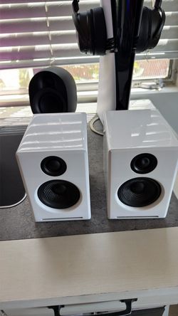 White Gloss Bookshelf Speakers Pair