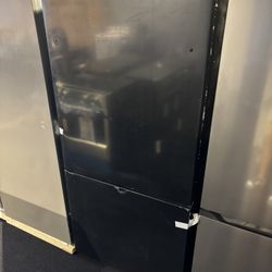 Affordable Black Refrigerator/ Bottom Freezer 