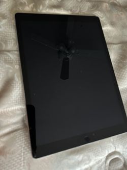 iPad Pro Used Slightly Cracked 