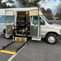 2009 Ford E-350