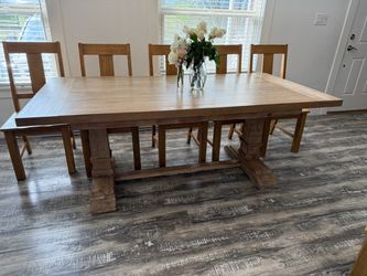 Table and 8 chairs, table also has expanders to make bigger