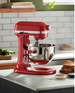 Kitchen Aid Professional 600 Series 6 quart Bowl - lift stand mixer for  Sale in East Islip, NY - OfferUp