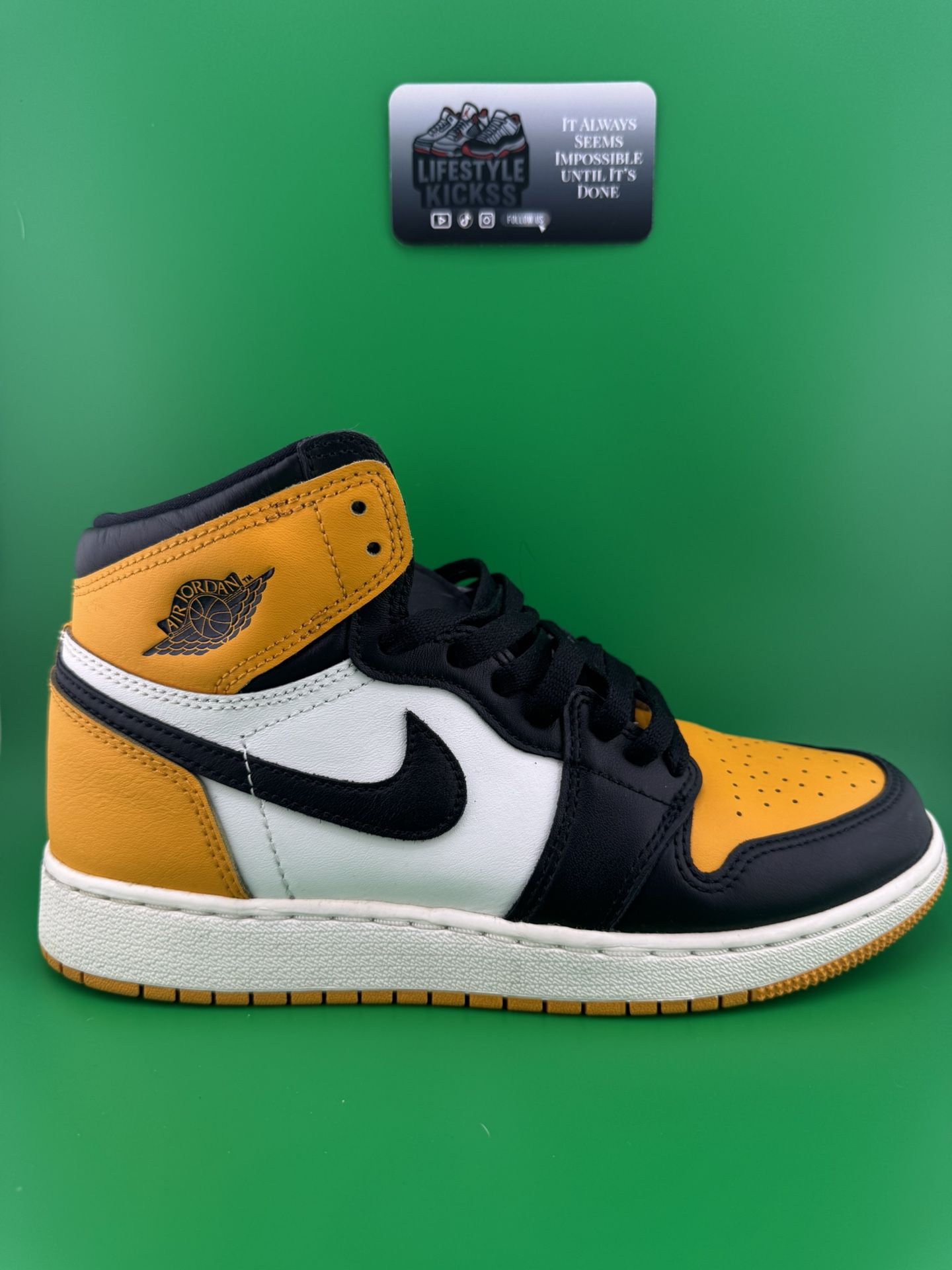 Jordan 1 High Taxi PreOwned Size 6y