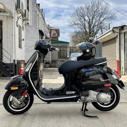 2015 Vespa GTS 300