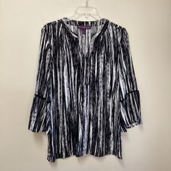 Women’s GLORIA VANDERBILT 100% viscose black & white 3/4 bell sleeve pull over top… Size small