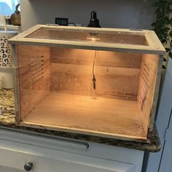 Brooder With Heat Lamp & Adjustable Thermostat 
